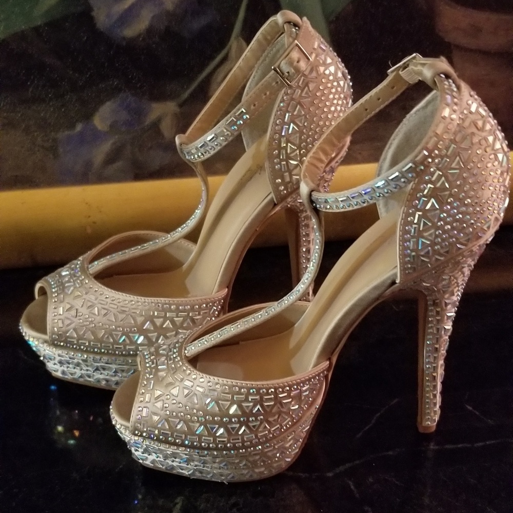 Thalia Sodie Flor heels sz.5.5